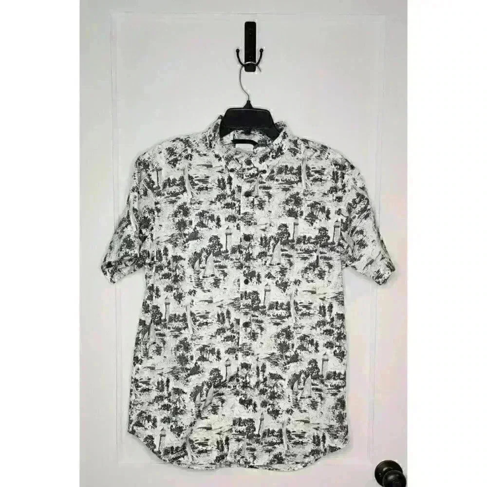 Size Medium Columbia Regular Fit Lighthouse Sailboat Print Button Up Shirt